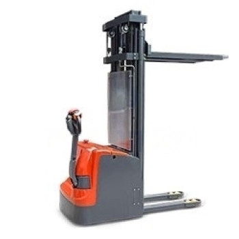 Самоходный штабелер OTTO MAIER OM EH 1545 1,5 т 4,5 м Самоходный штабелер OTTO MAIER OM EH 1545 1,5 т 4,5 м