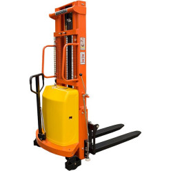 Штабелер с электроподъемом GROST HED 15/30 Штабелер с электроподъемом GROST HED 15/30
