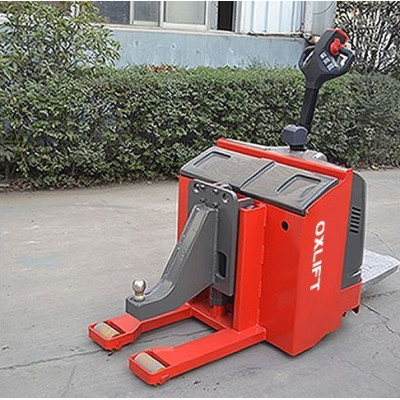 Электрический тягач TG40 (с платформой для оператора) OXLIFT TG40 Электрический тягач TG40 (с платформой для оператора) OXLIFT TG40