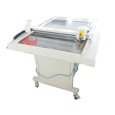 Широкоформатный режущий планшетный плоттер HC-1512 Широкоформатный режущий планшетный плоттер HC-1512